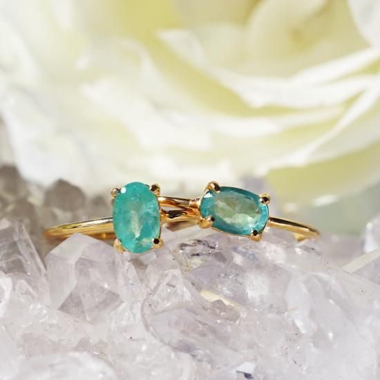 エメラルド6mmのオーバルファセット爪留めリング・縦横可 ～叡智の色