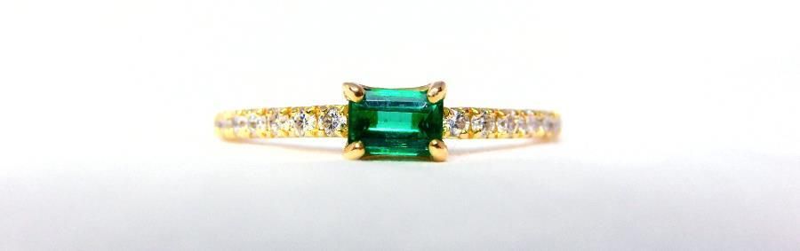 K18YG エメラルド ダイヤモンドピンキーリング EM 0.13ct D 0.08ct
