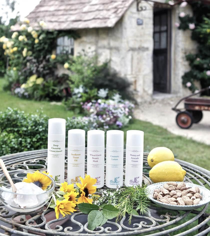 サンダース・ペリーについて｜サンダース・ペリー化粧品公式通販