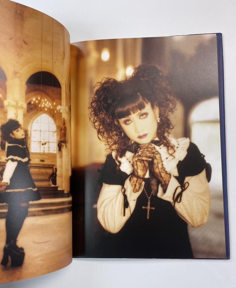 Mana Moi dix Mois 写真集 Magnifique Moi meme Moitie フランス壮麗