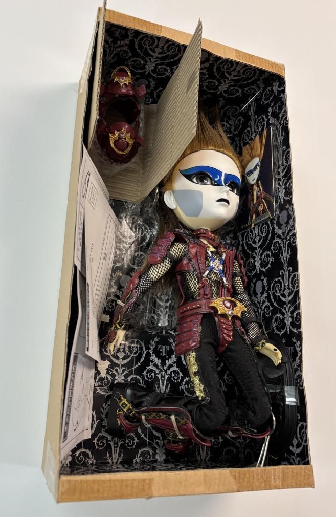 デーモン閣下 聖飢魔Ⅱ 公認ドール TAEYANG ドールスタンド、箱付き