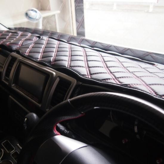 ダッシュマット レッドダイアステッチ 200系 ハイエース 4型～6型