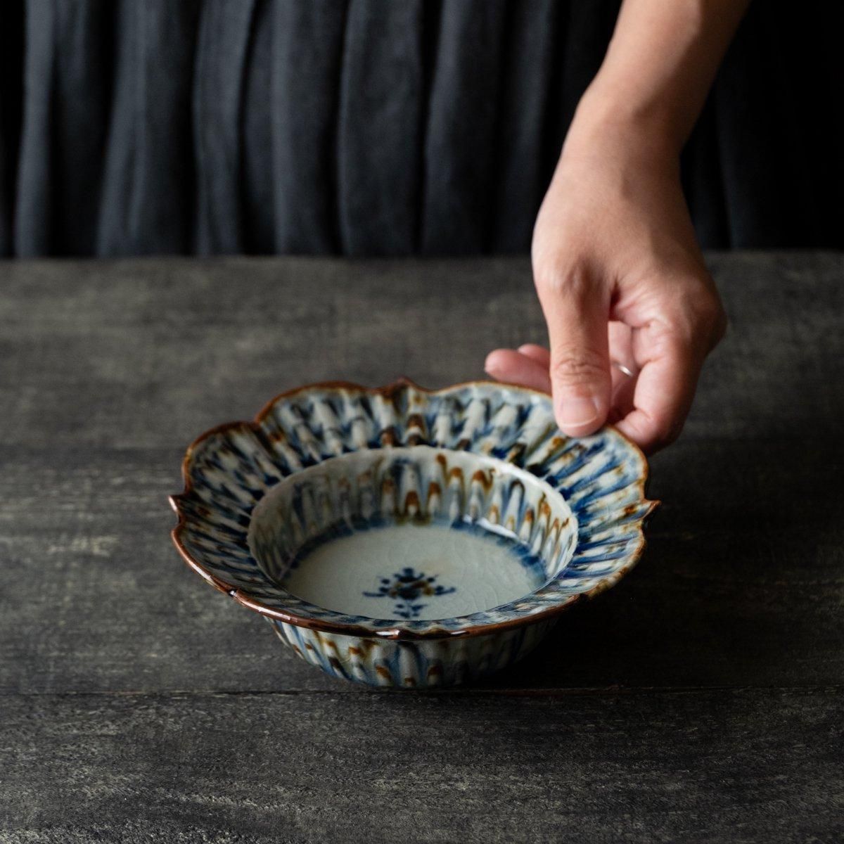 松田啓司・松田奈織子（陶房遊） 錆青／輪花しのぎ深鉢（小） - alltid