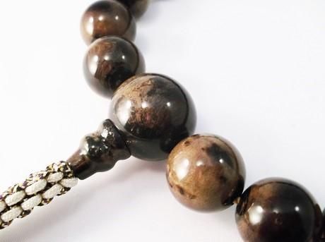 海松（黒珊瑚）18玉共仕立