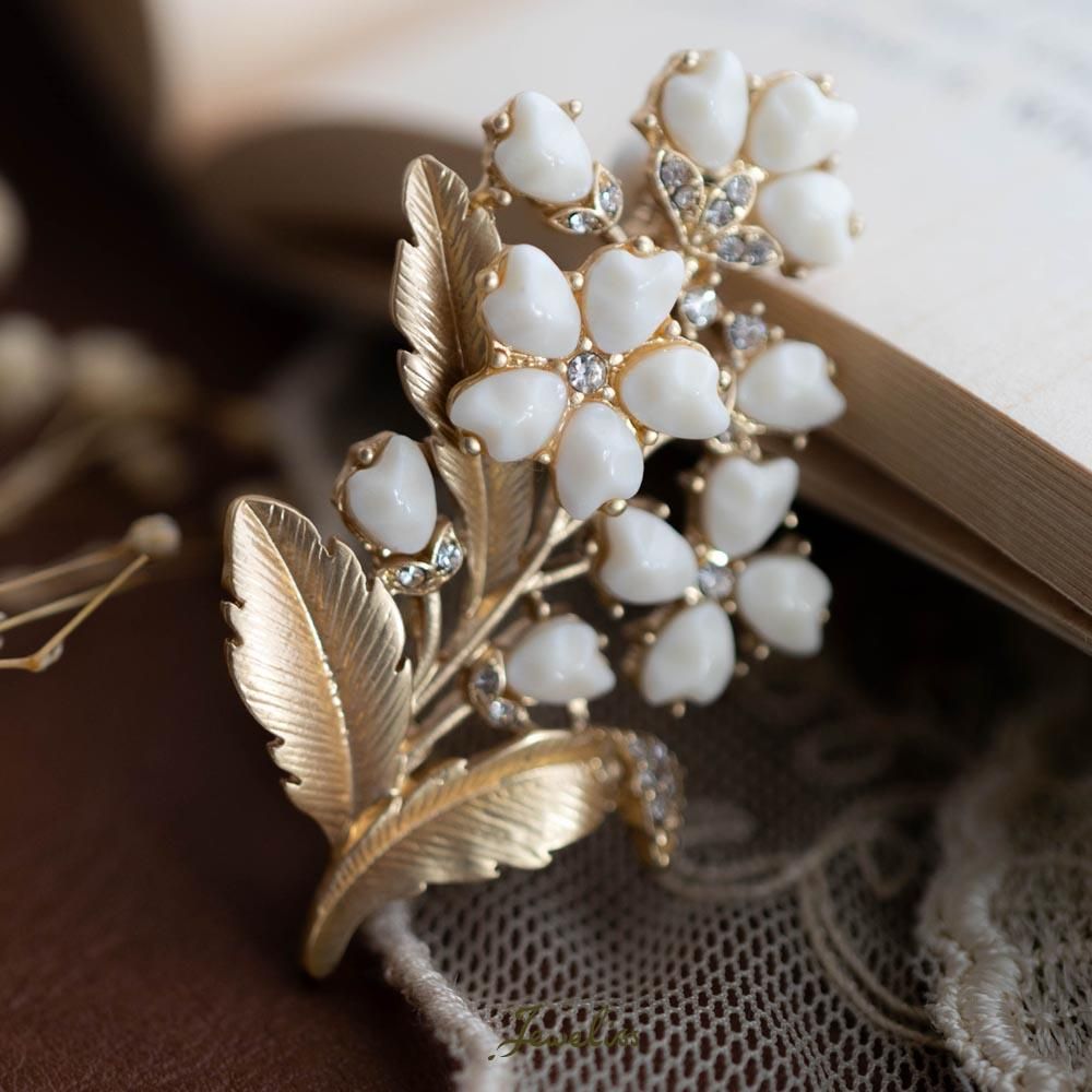 Jeweliss リリウム 可憐な百合 ホワイト ゴールド ブローチ 花