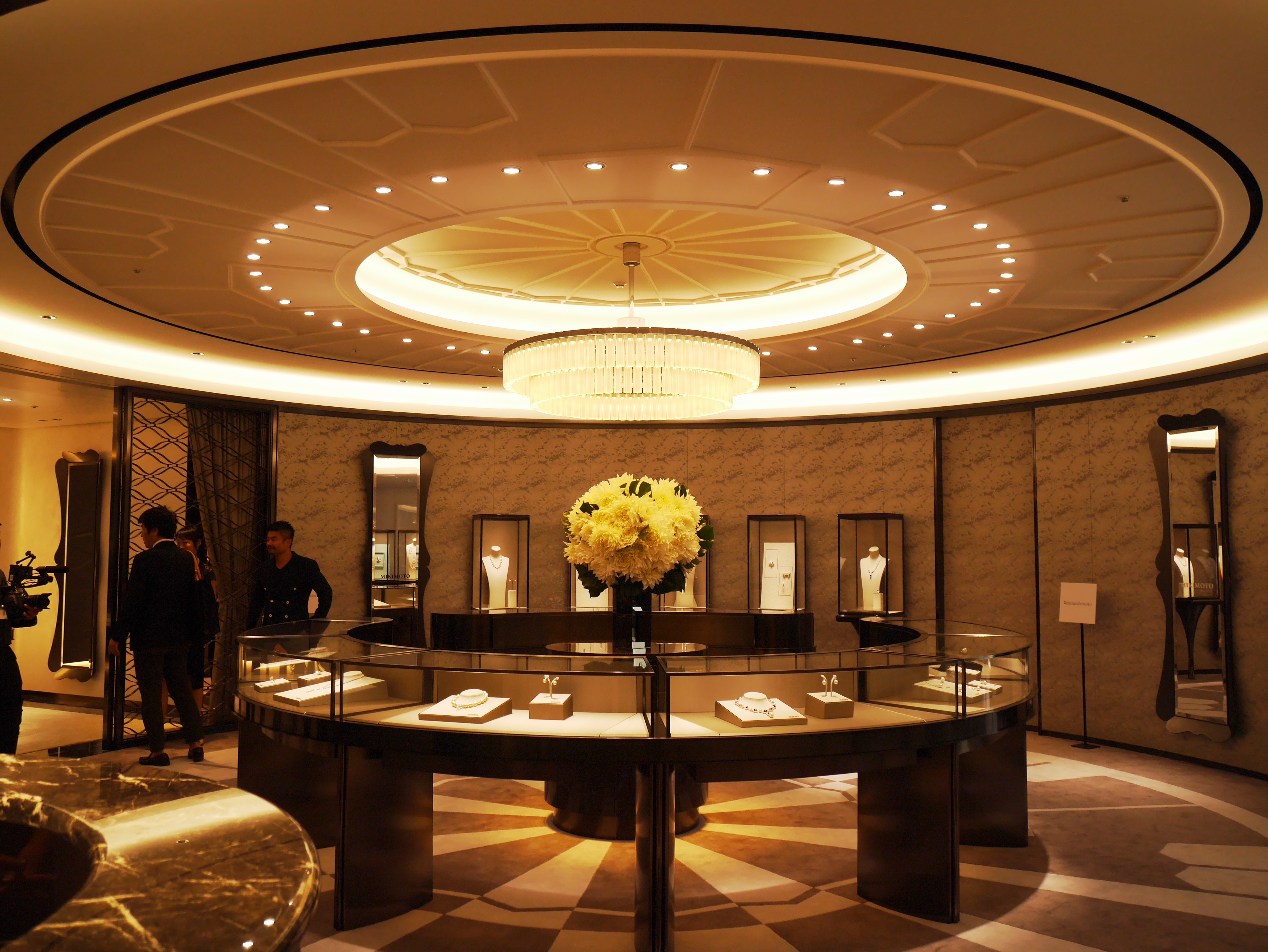 新名所誕生！ミキモト銀座4丁目本店は美術館級の凄さ [銀座の観光