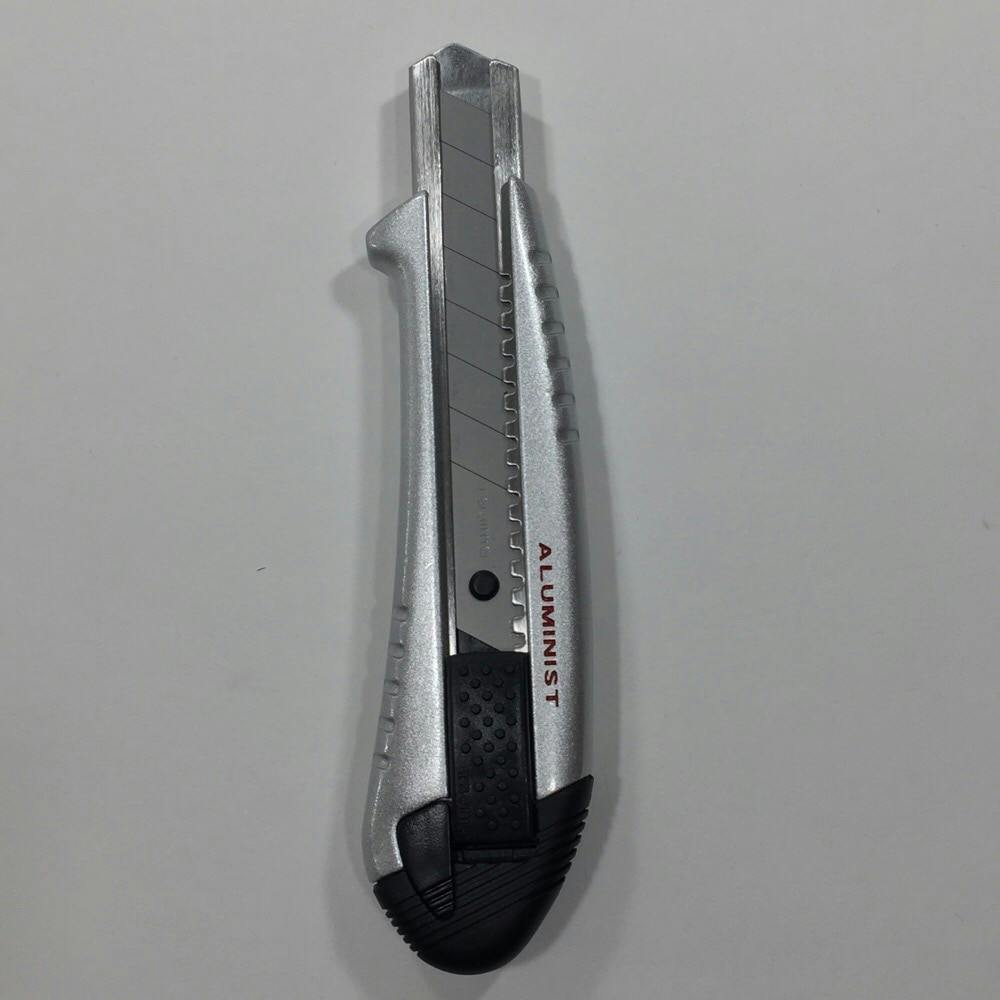 タジマ TAJIMA TJMデザイン カッターナイフ アルミニスト オートロック