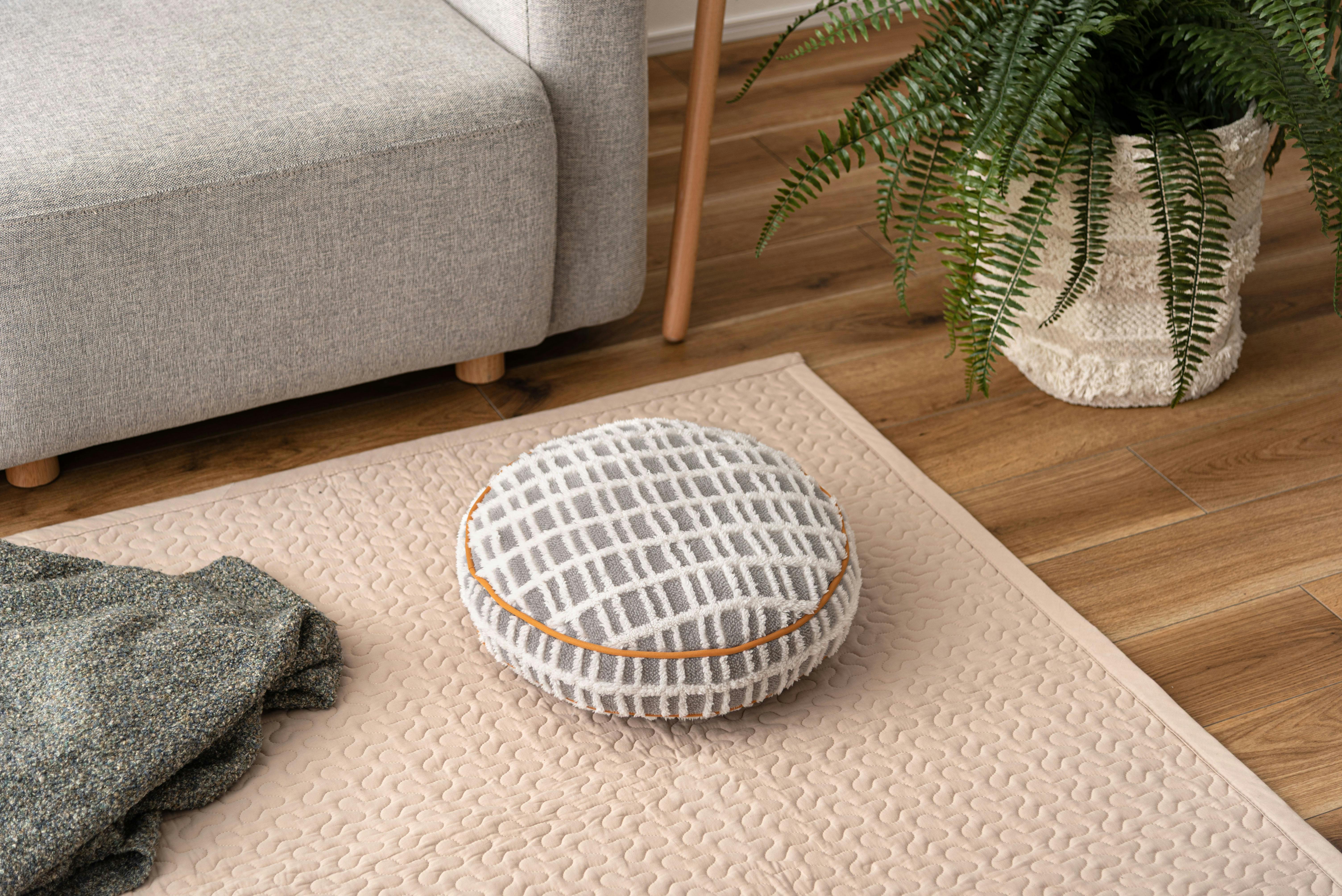 Room Essence ラウンドボアチェックークッション 約W34×D34×H16 グレー