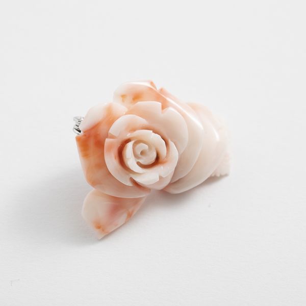 高知の珊瑚ブローチ小 椿A -【当店限定】すべて1点もの、高知から届く