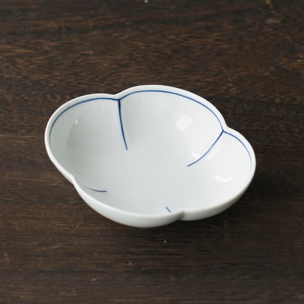 みのりの小鉢 木瓜小鉢 染付ふちどり -絶妙なサイズ感で、目にも楽しい