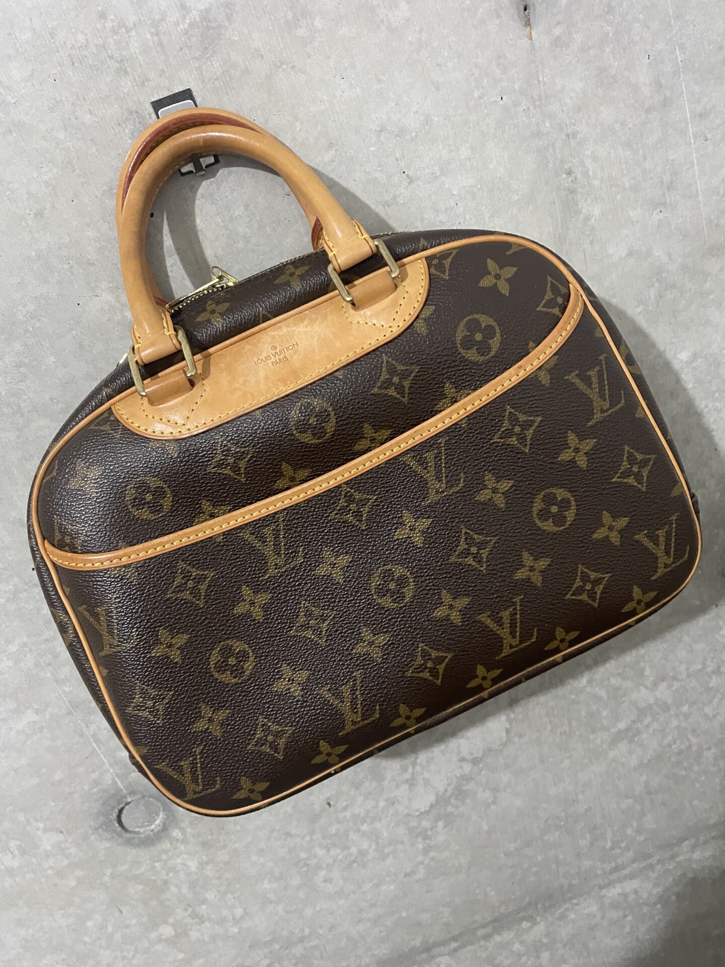 ヴィンテージ愛好家必見！ルイ・ヴィトンのトゥルーヴィル（M42228）を