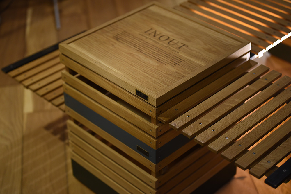 INOUT （イナウト） / connecta: