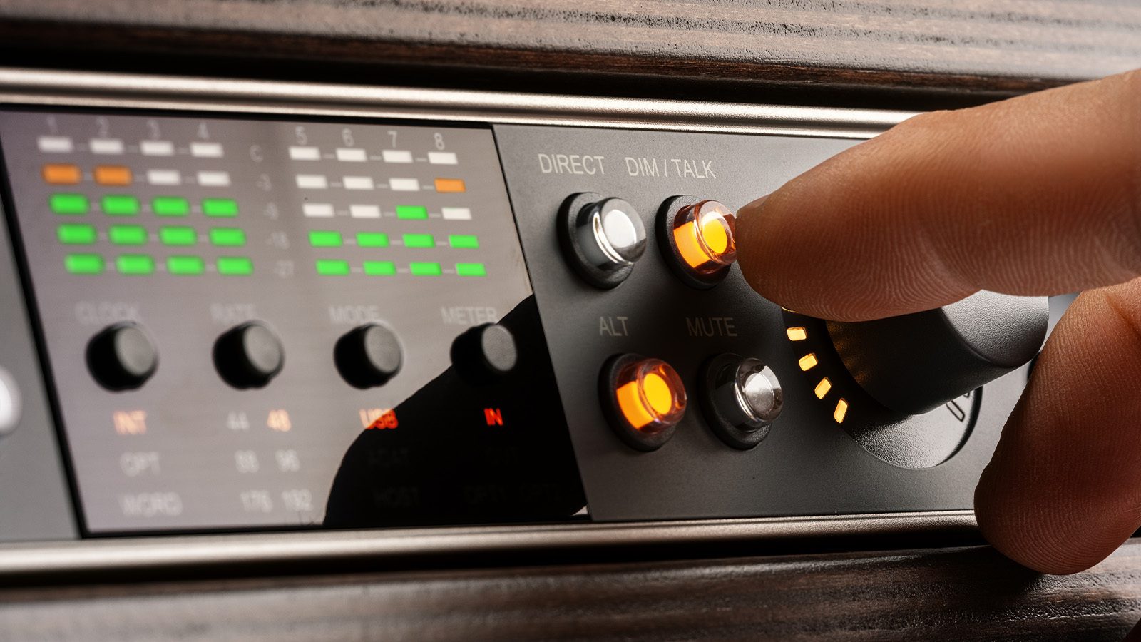 Universal Audio Volt USB Recording Studio | DAWソフトやプラグイン