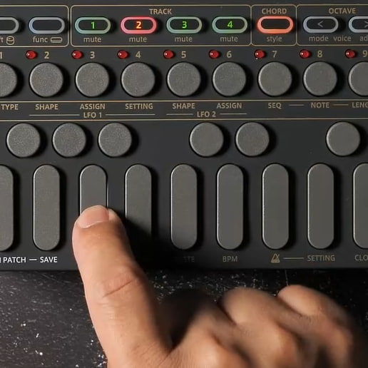 SONICWARE LIVEN Evoke | シネマティック音源＆グラニュラー