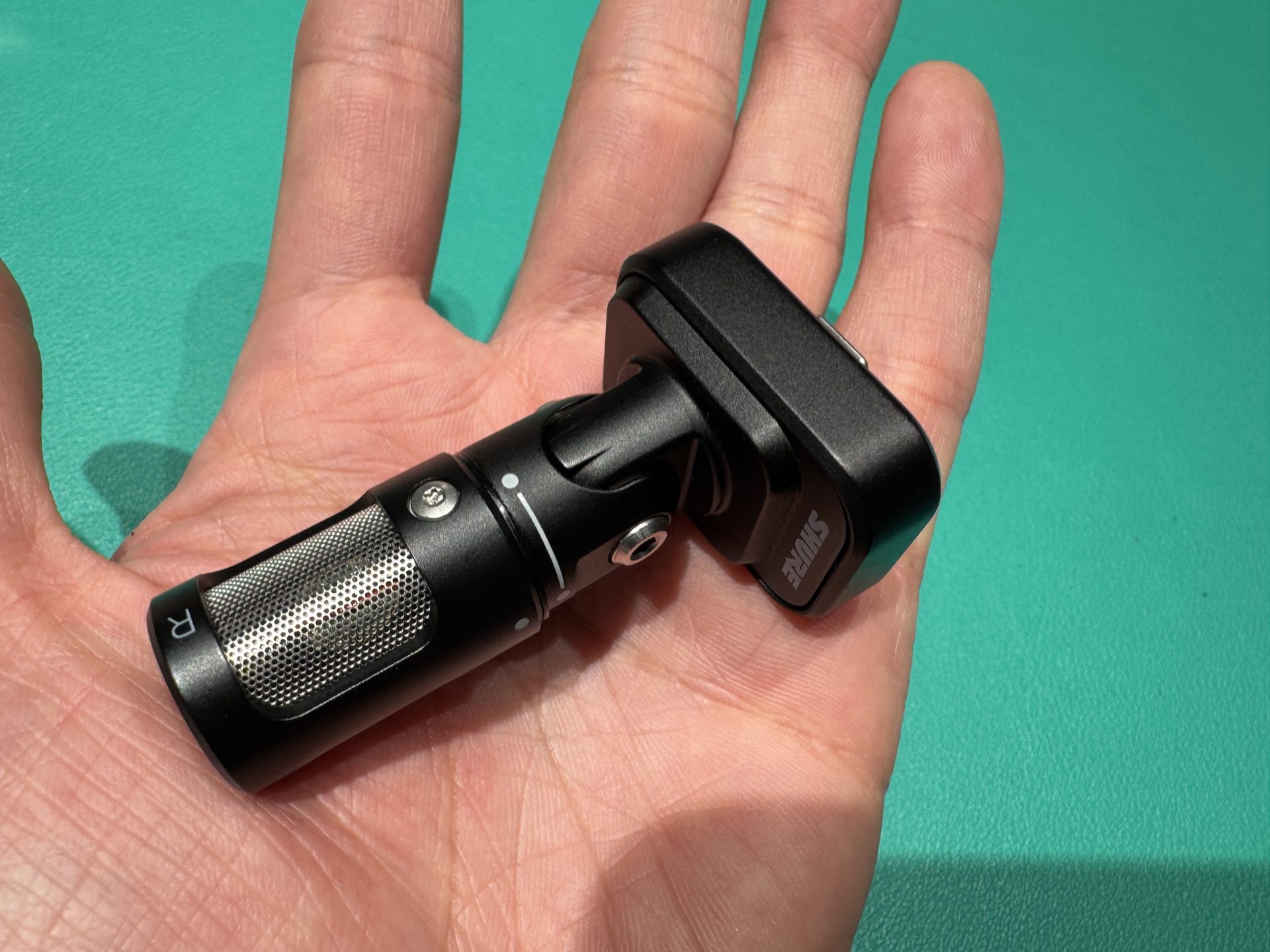 SHURE MV88 マイク 収納ケース付き Amazon.co.jp: SHURE シュア MV88+