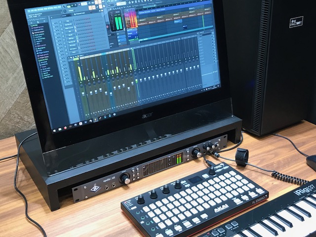 AKAI Fire | FL Studio 専用多機能コントローラー | Digiland