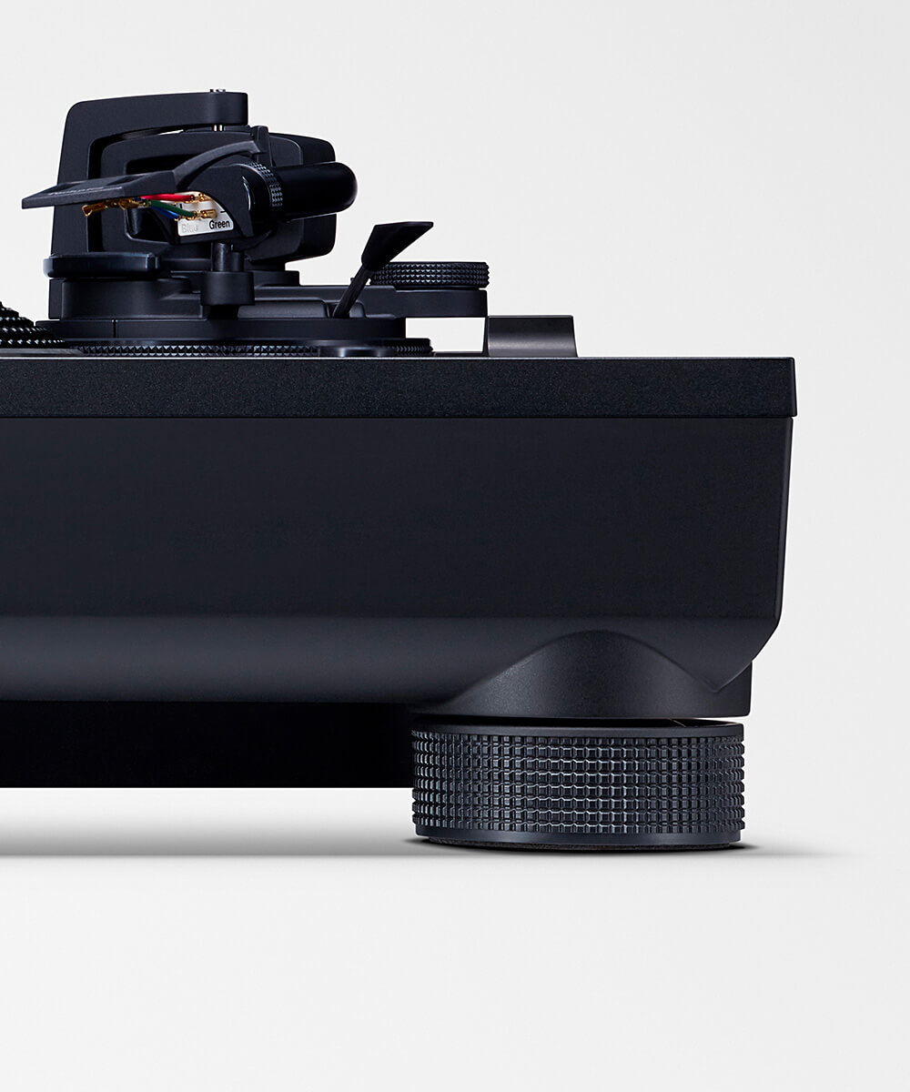 Technics SL-1200MK7 | シルバー&ブラックの2色が登場！新たな