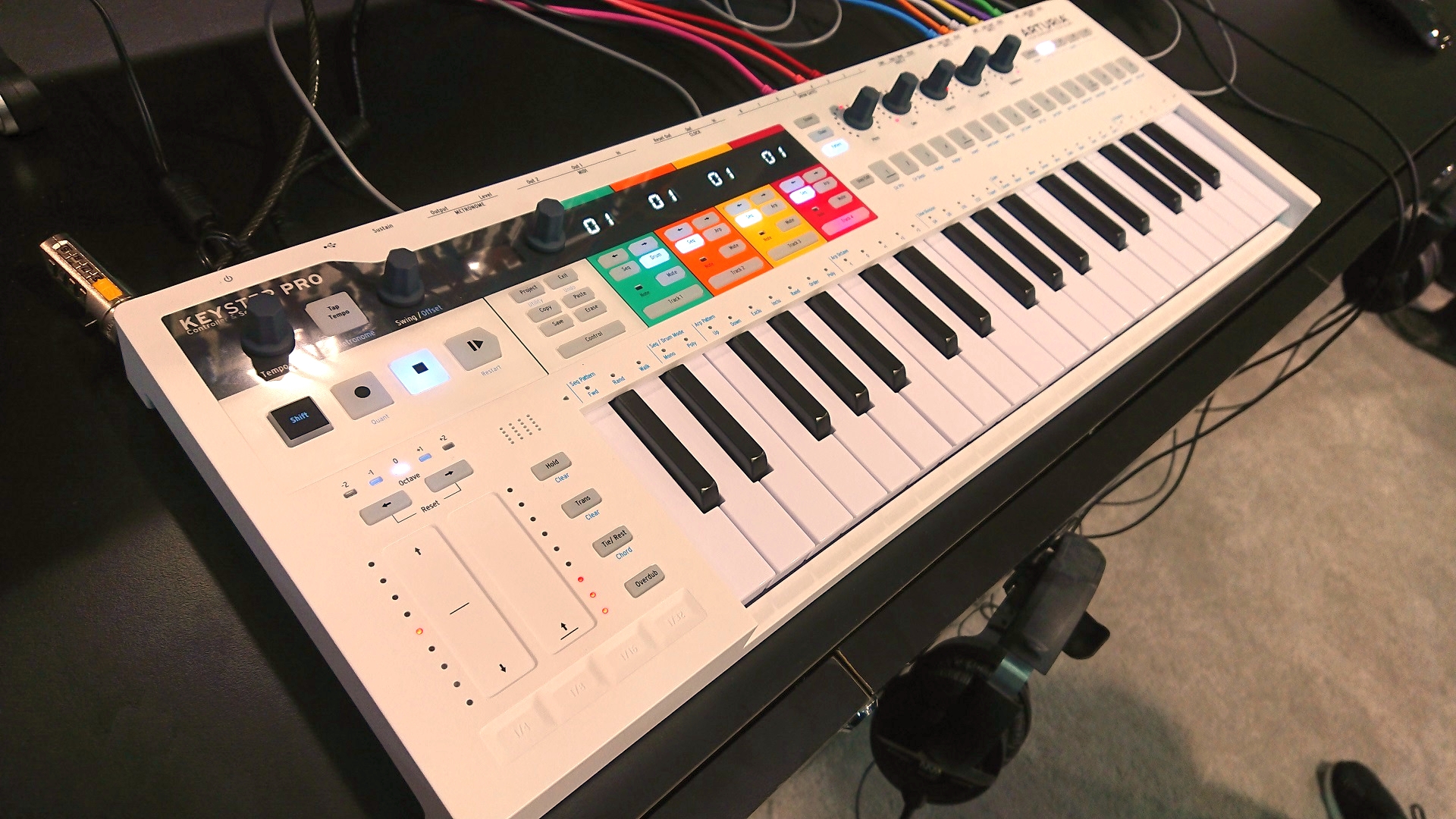 Arturia KeyStep Pro | 4つの独立したシーケンサーを搭載した