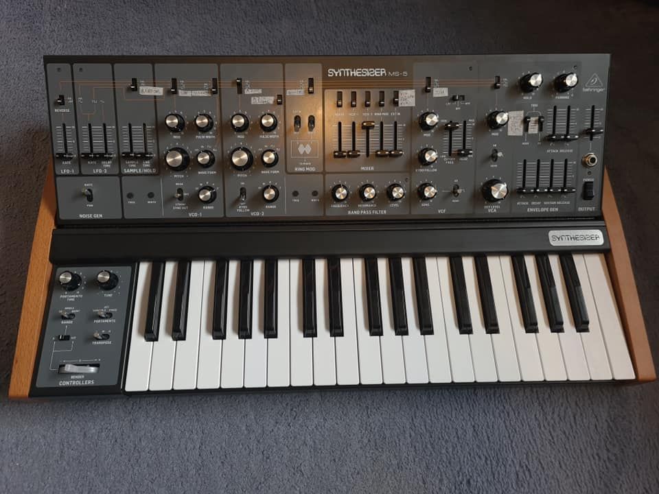 Behringer Pro-16 | 伝説シンセ Prophet-5 のクローンモデル