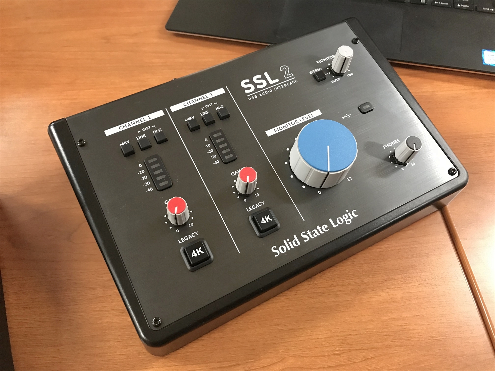 Solid State Logic ( SSL ) SSL 2 / SSL 2+ | 同社初の小型オーディオ