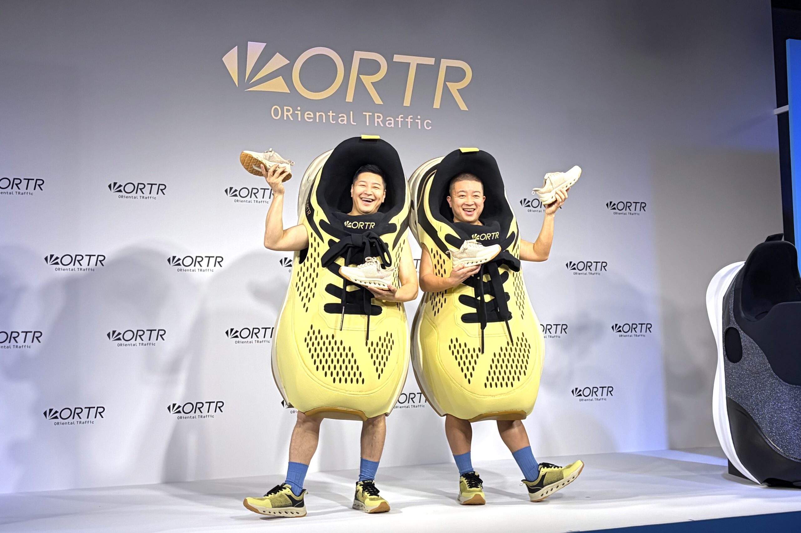 ラブブ×ミャクミャク】夢のコラボレーション！大阪・関西万博限定