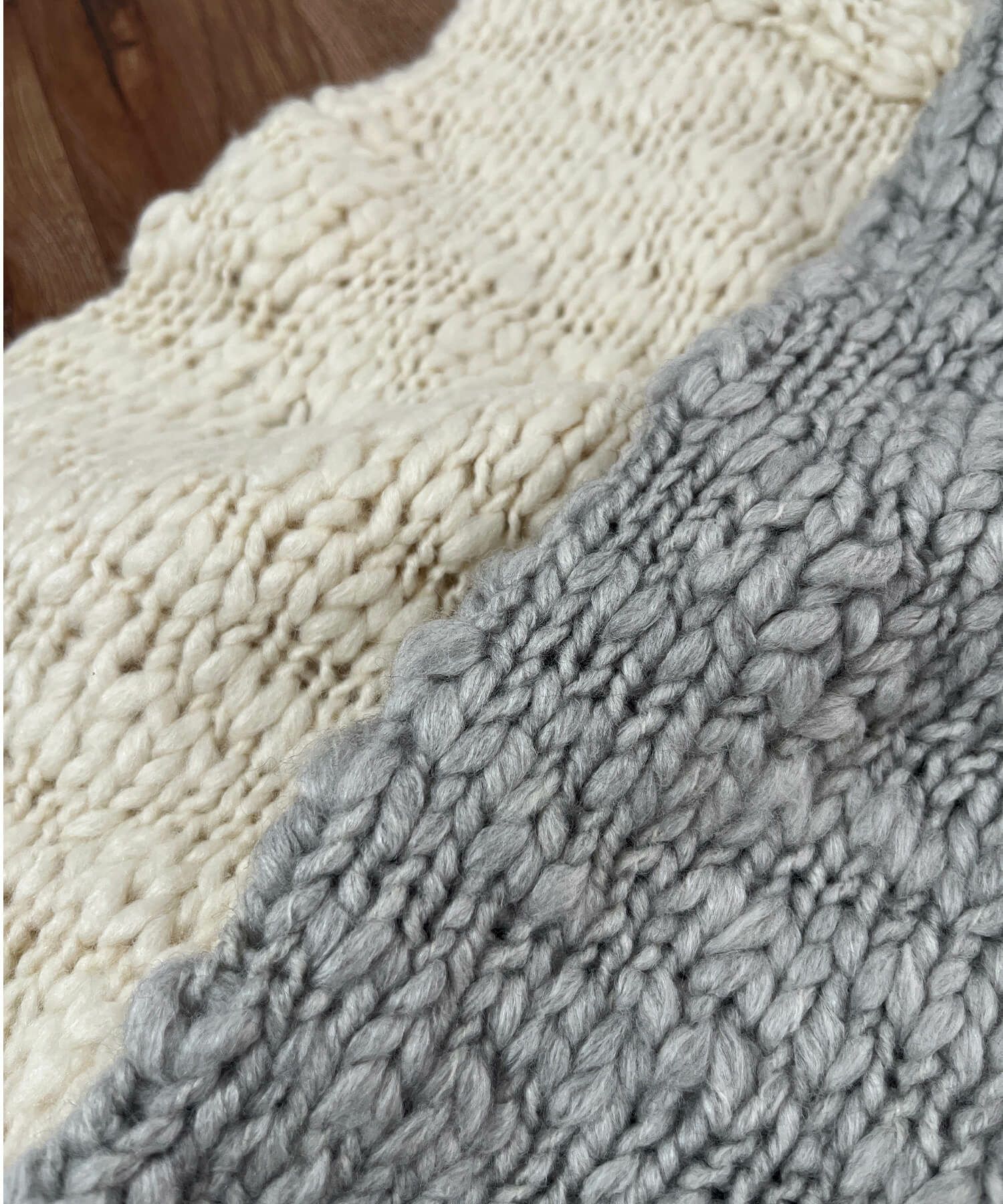 スラブヤーンリボンデザインハンドニット | Slub yarn ribbon design