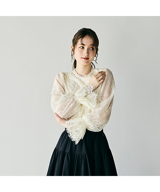 フラワーモチーフ付きレースブラウス（83035503） | Rose