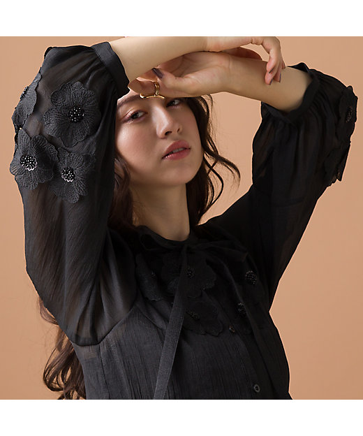 フラワーモチーフ付きシアーブラウス（83036405） | Rose