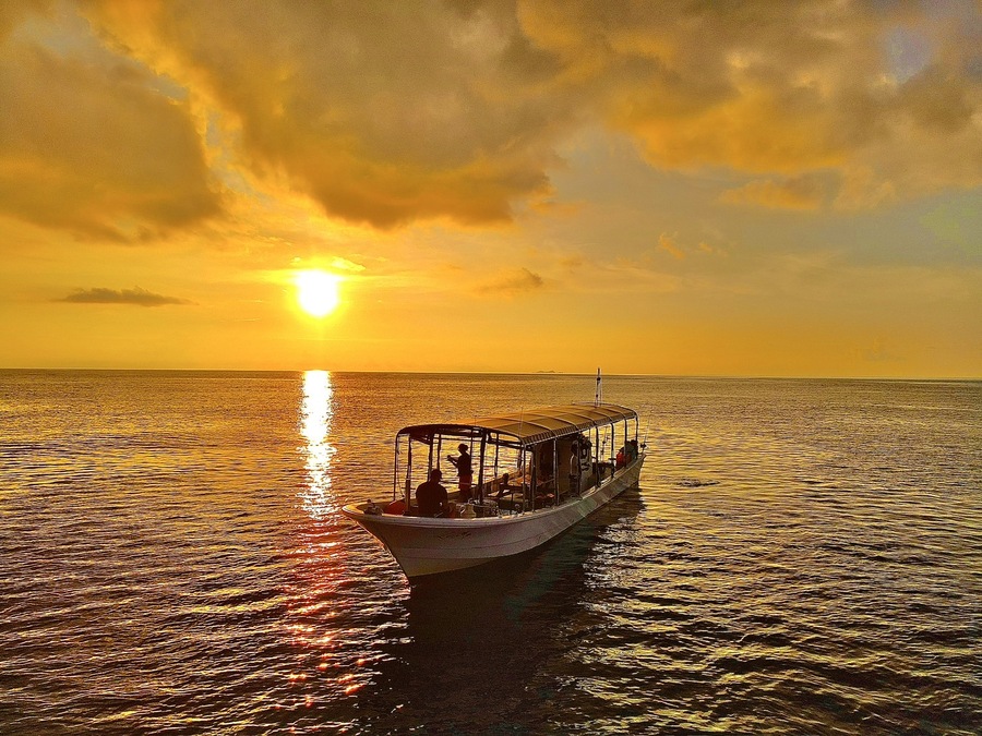 石垣島/約3時間】日没前に出港☆”手ぶら＆当日予約OK”のサンセット