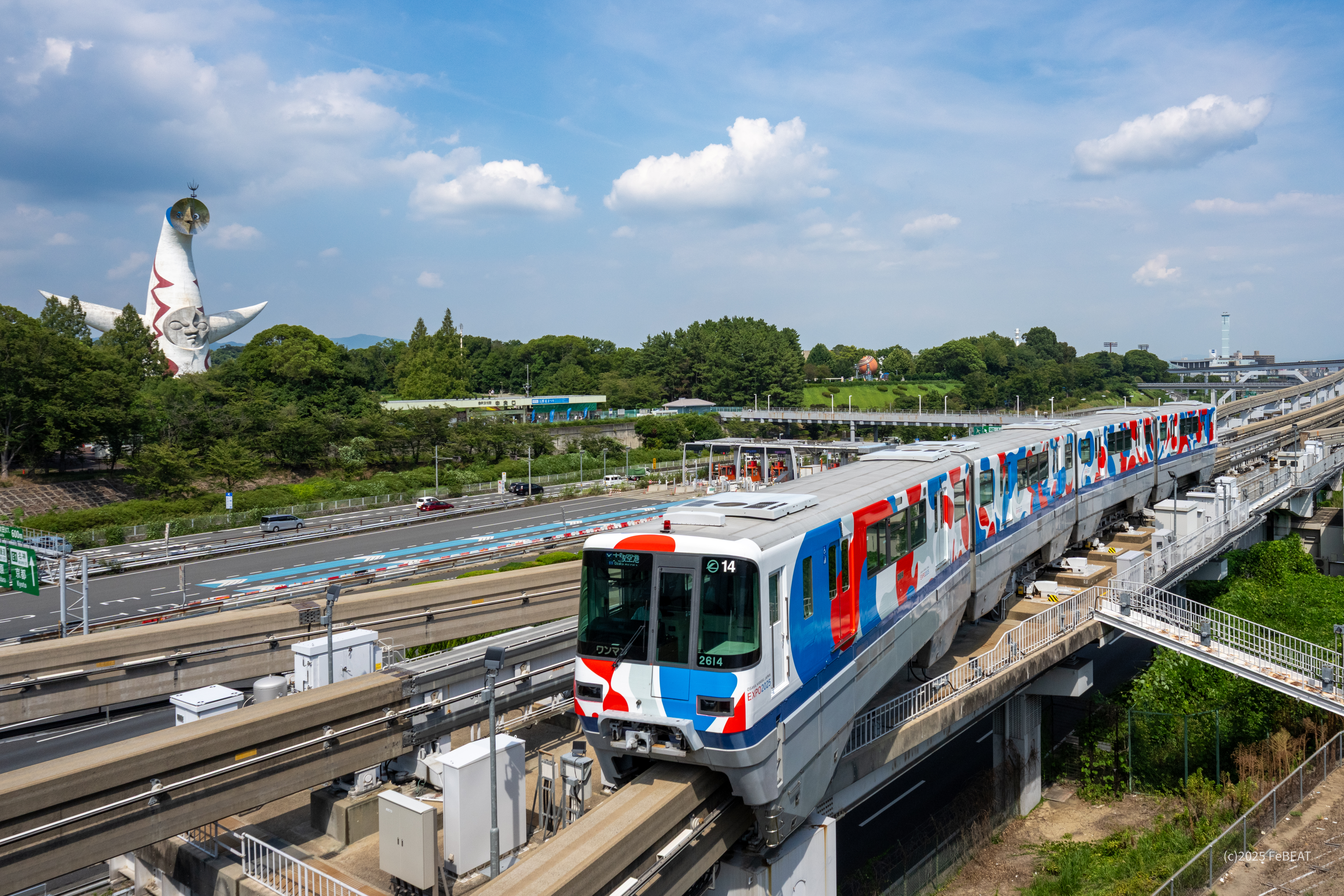 大阪モノレール本線 夏の風景 – EXPO'70 x '25 | いろどりの鉄道風景