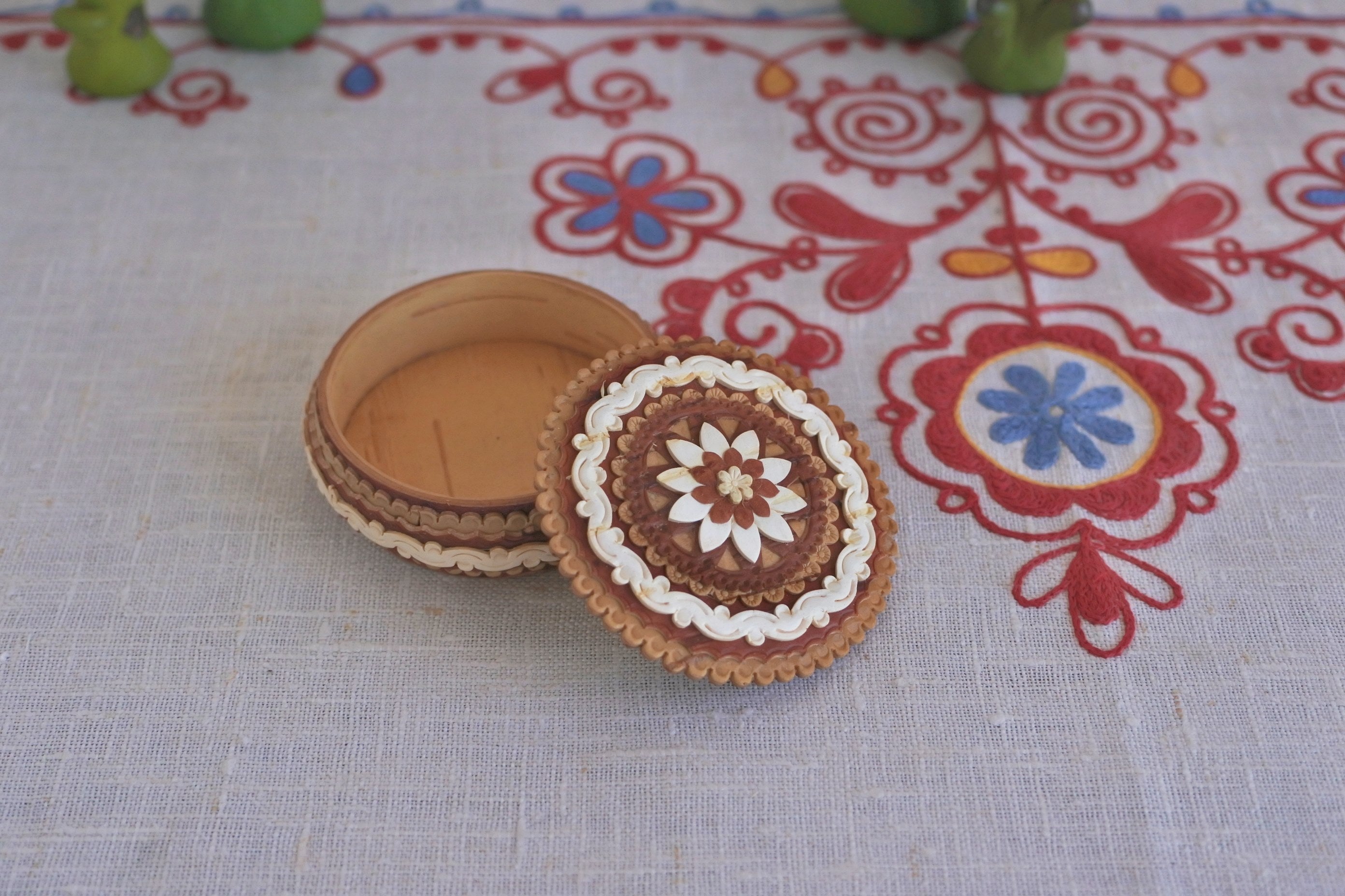 白樺細工ベレスタ 白樺樹皮 ハンドメイド ロシア民芸品 小箱