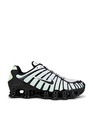 Nike SHOX スニーカー - Vapor Green, Black, Photon, & Dust | REVOLVE