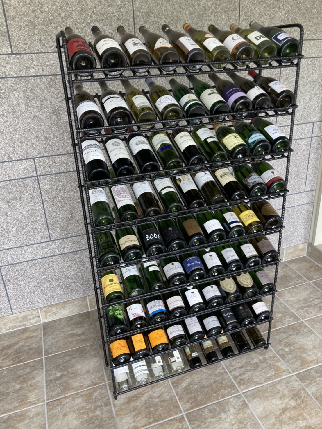 大容量斜め棚 インダストリアル ワインラック WR-001 - 株式会社イワタニ