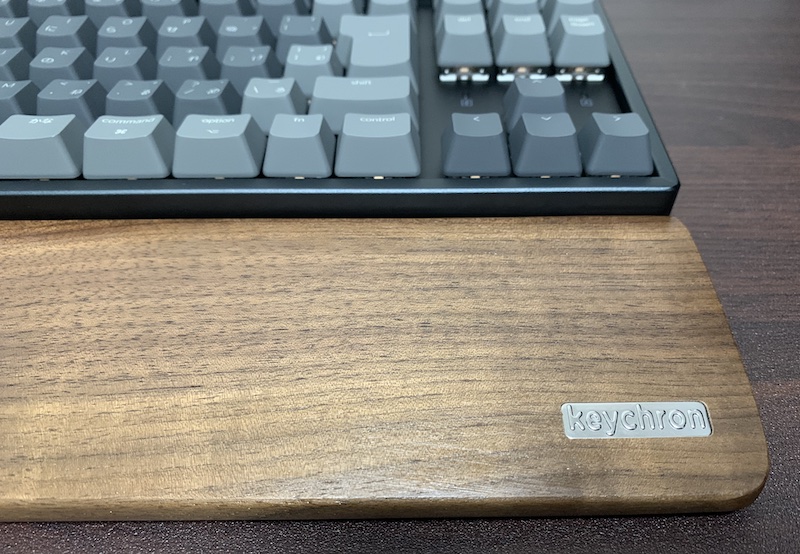 Keychron K8 純正の木製パームレストをレビュー | いわっちろぐ