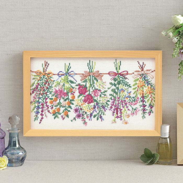 クロスステッチフレーム＜ハーブスワッグ＞ | リバティ 生地、編み物