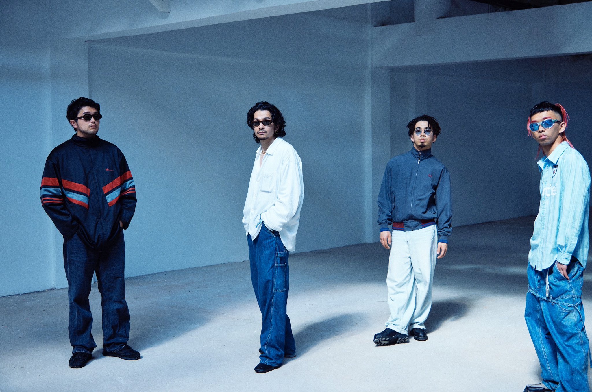 Carhartt WIPの服を着たKing Gnu 常田大希さんのコーデ 私服/衣装/購入