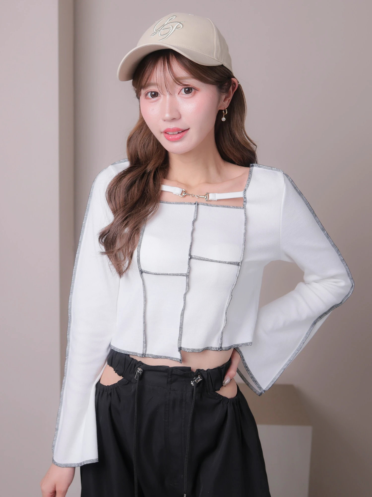 LIP SERVICE（リップサービス）｜ バイカラーロッククロップドトップス