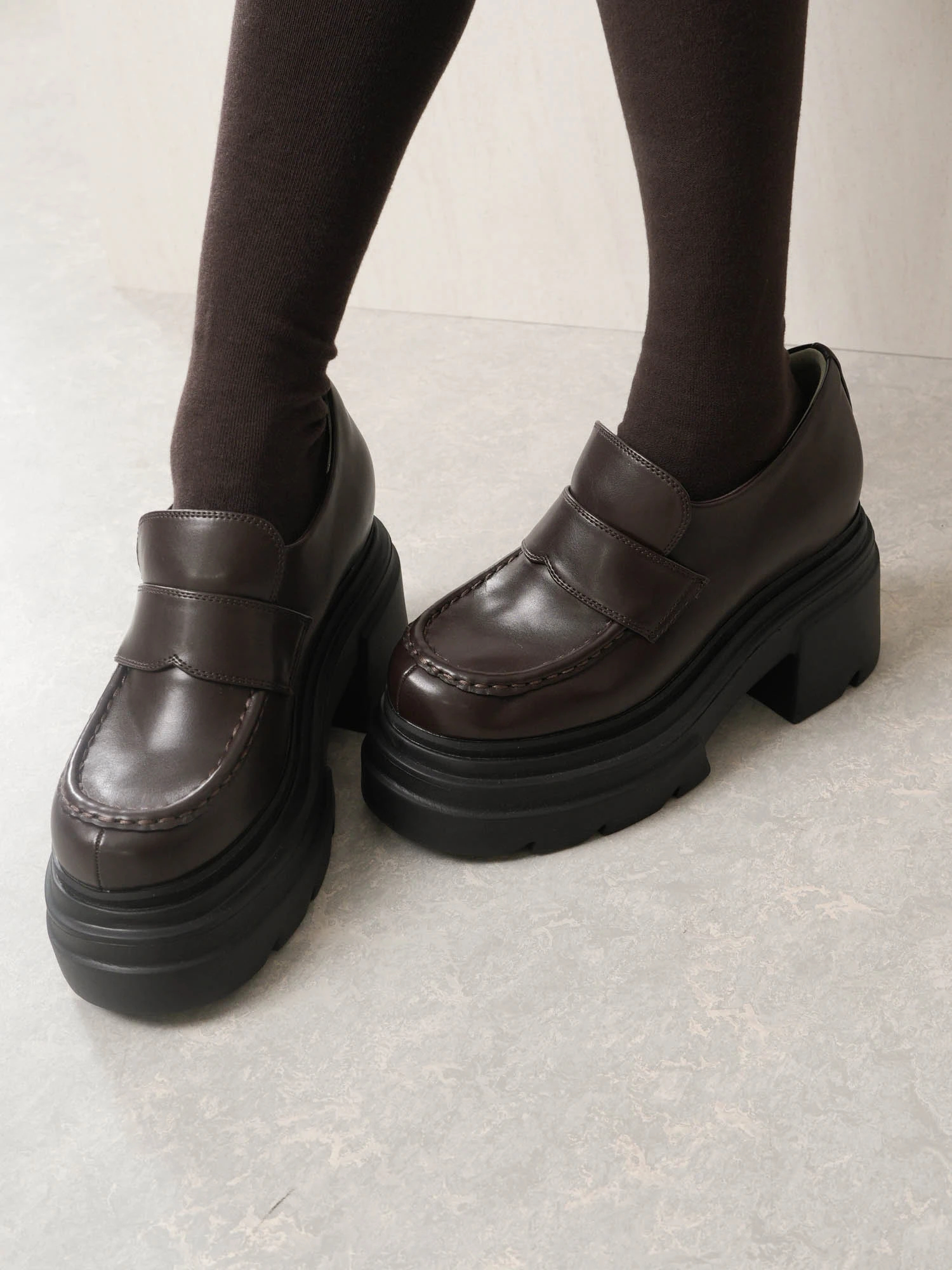 LIP SERVICE（リップサービス）｜ ボリュームソールローファー