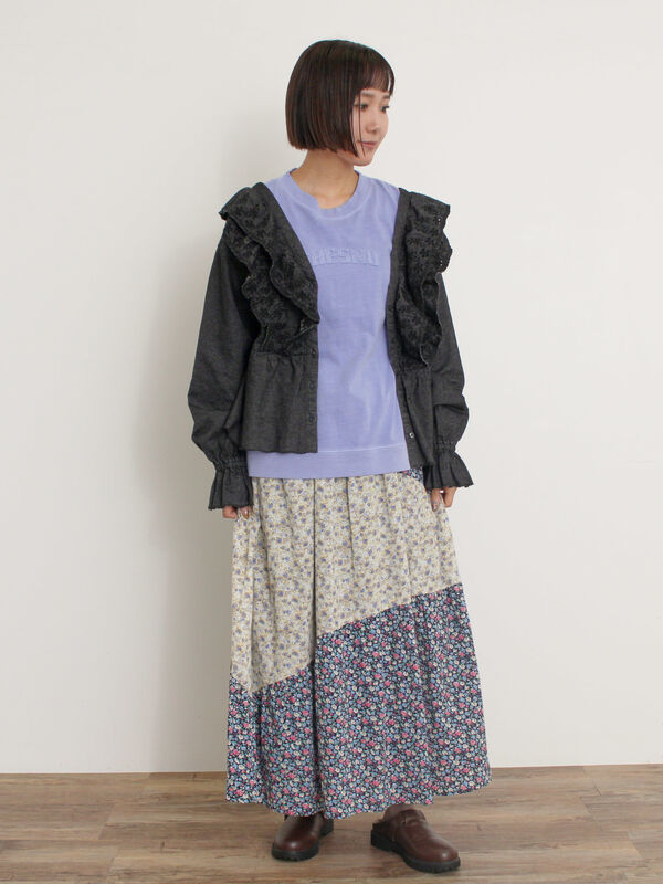 セール】 ピグメント加工ワッペンロゴスウェット（オフホワイト