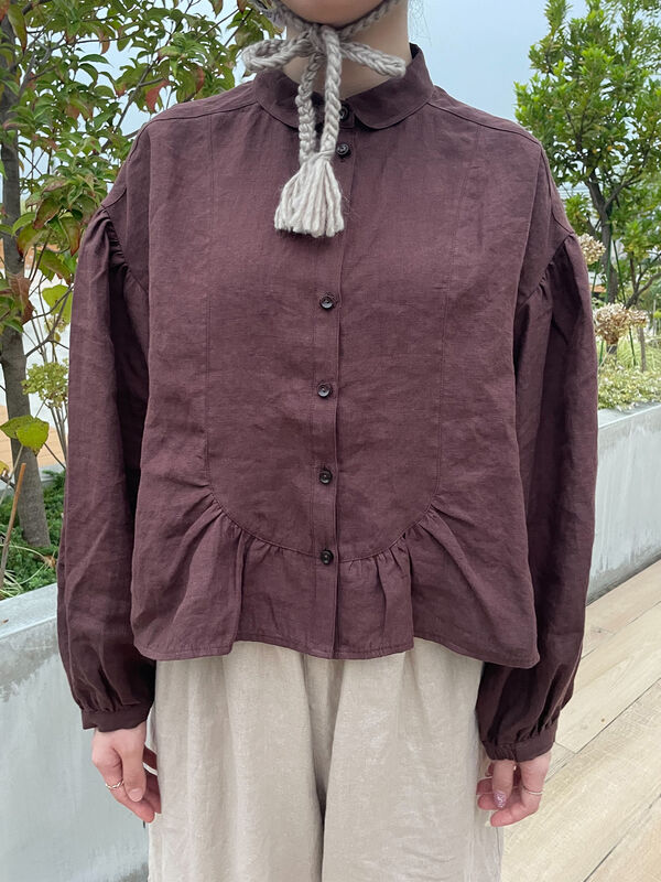 立川店/EC限定】リネンシームラインフリルブラウス（オフホワイト