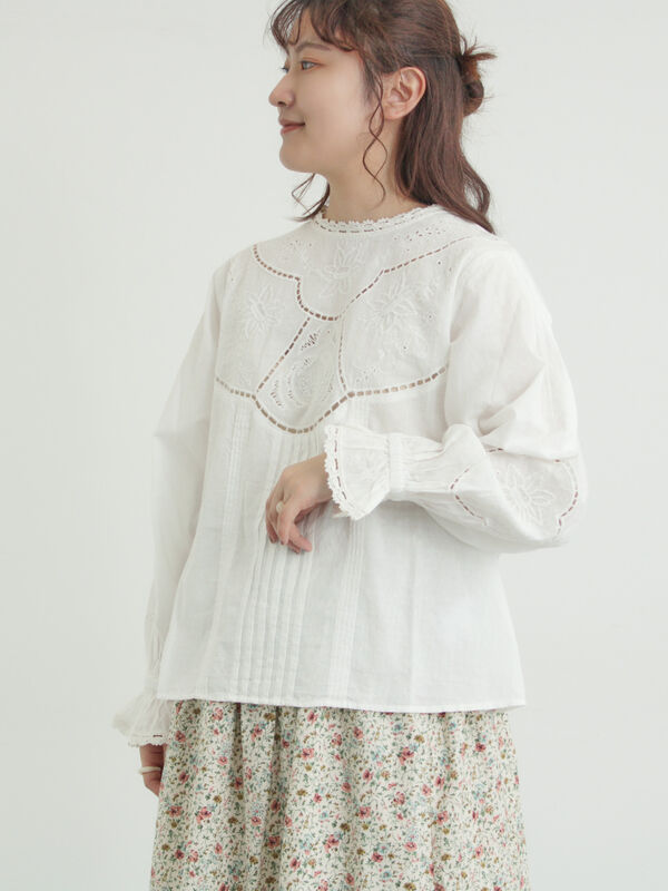 ドビーカットワーク刺繍ブラウス（オフホワイト/グレー/イエロー