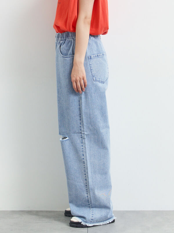 セール】 ダメージデニムイージーパンツ（オフホワイト/サックスブルー