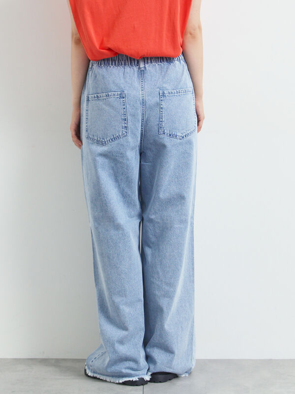 セール】 ダメージデニムイージーパンツ（オフホワイト/サックスブルー