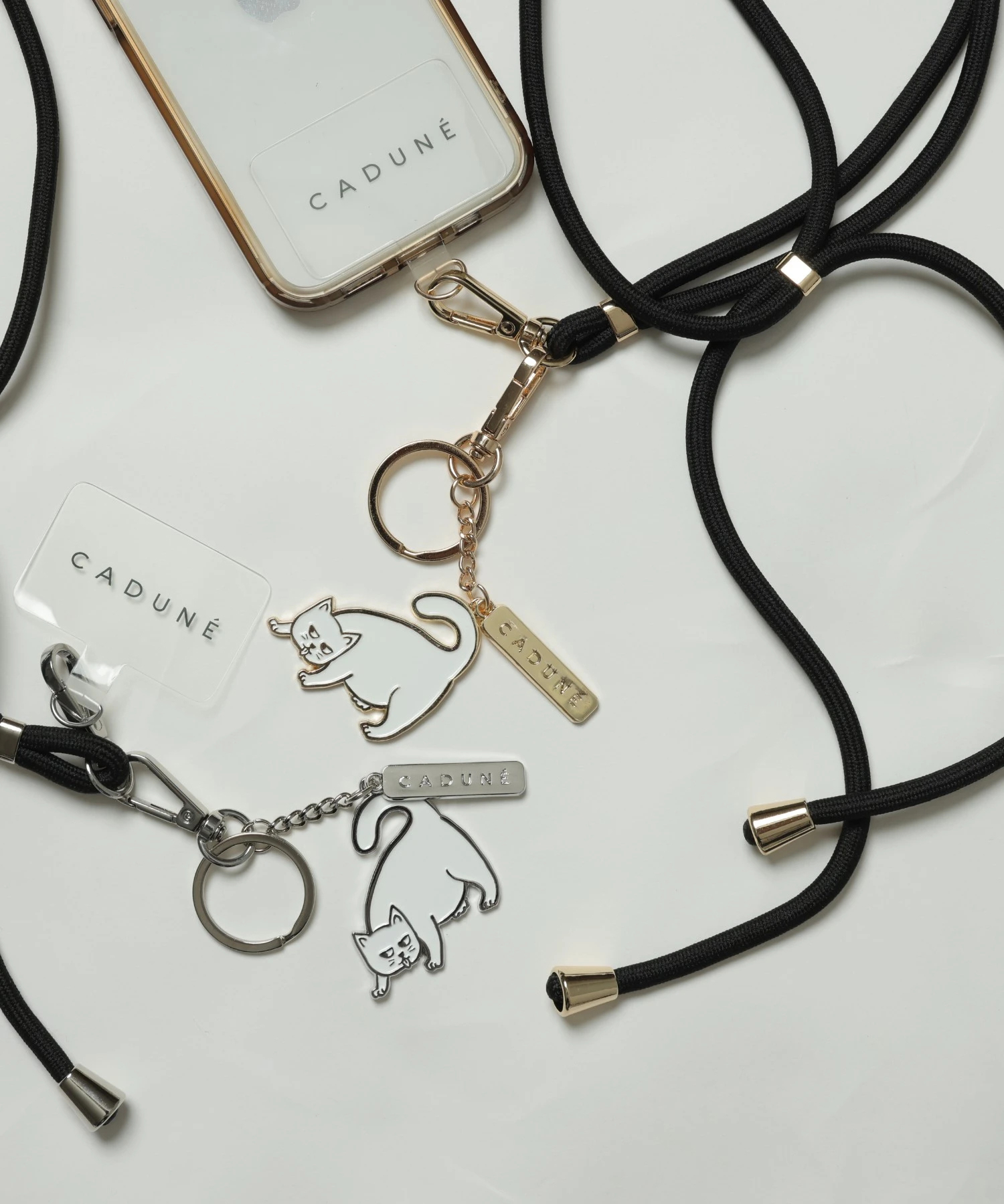 ネコチャーム付きスマホショルダーストラップ | ファッション小物