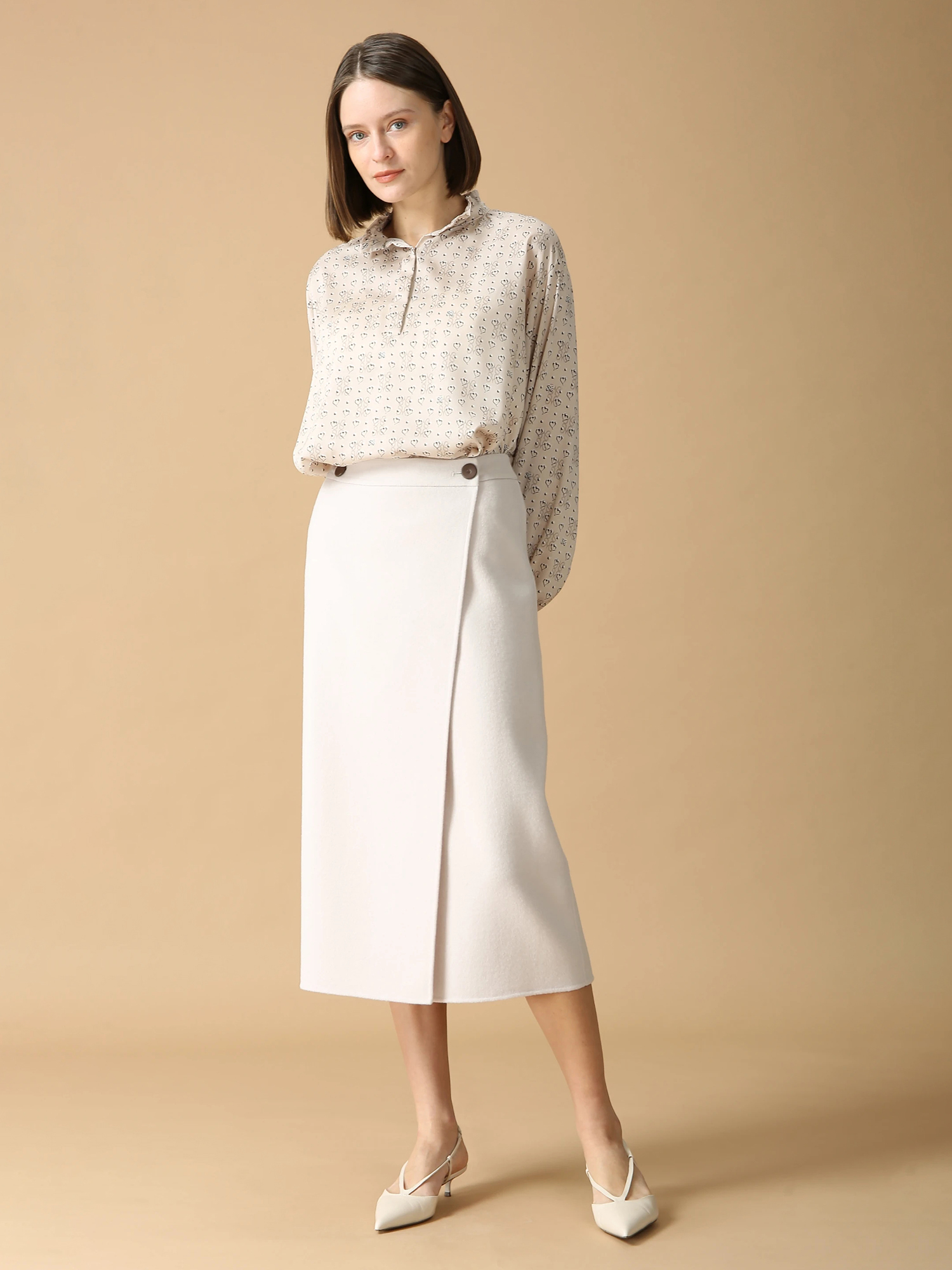 コツキロゴ プリント ブラウス シャツ ｜ MORABITO BLANC（モラビト