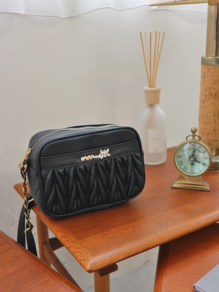 ビジュー付きキルティングショルダーバッグ / LUDIC PARK（ルディック