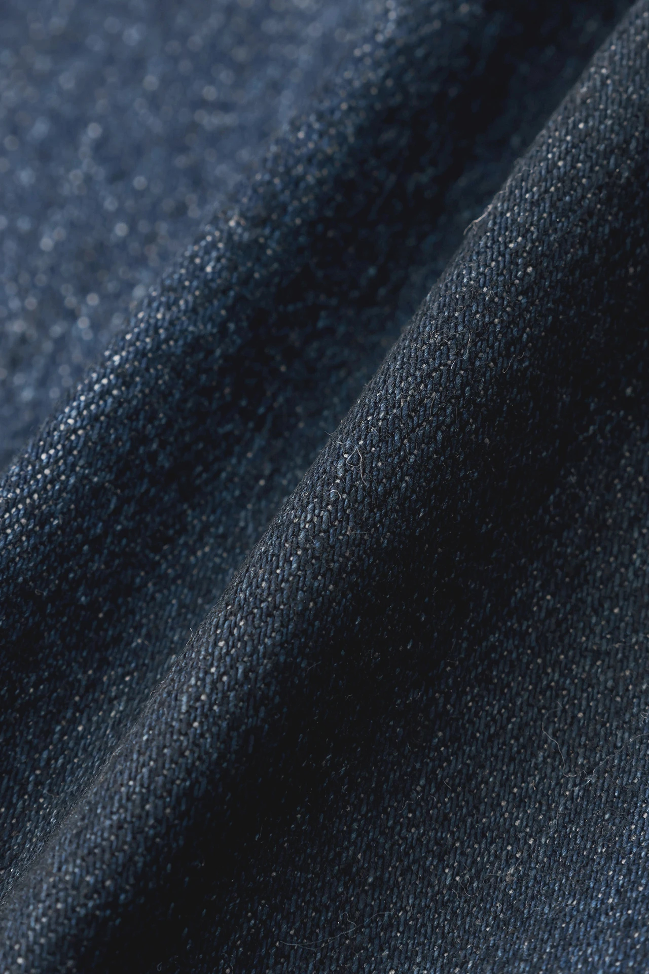 TORNADO MART∴ブラックコーティングスリムテーパードデニム / TORNADO