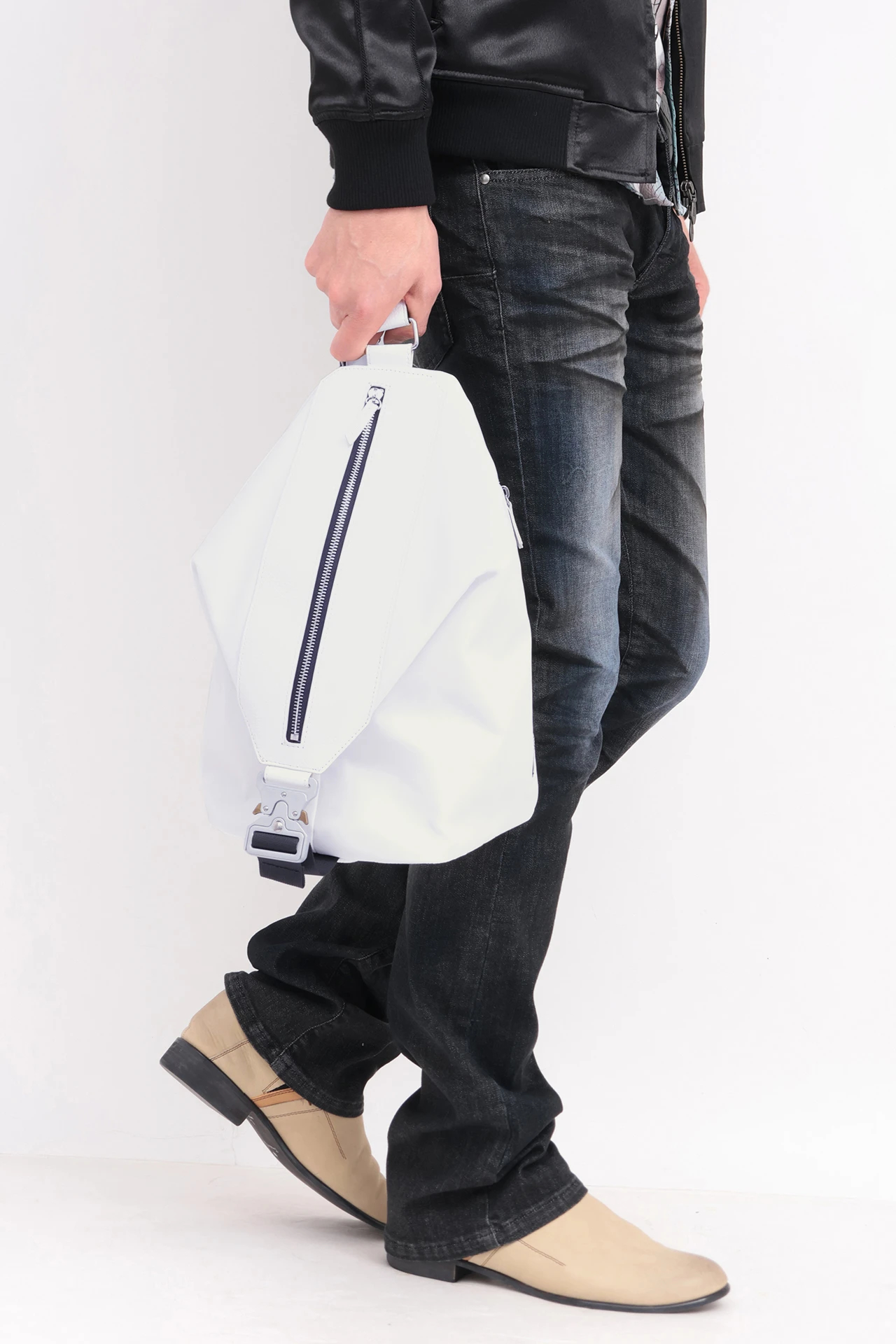 TORNADO MART∴レザー＆ナイロンフォルデッドワンショルダーBAG