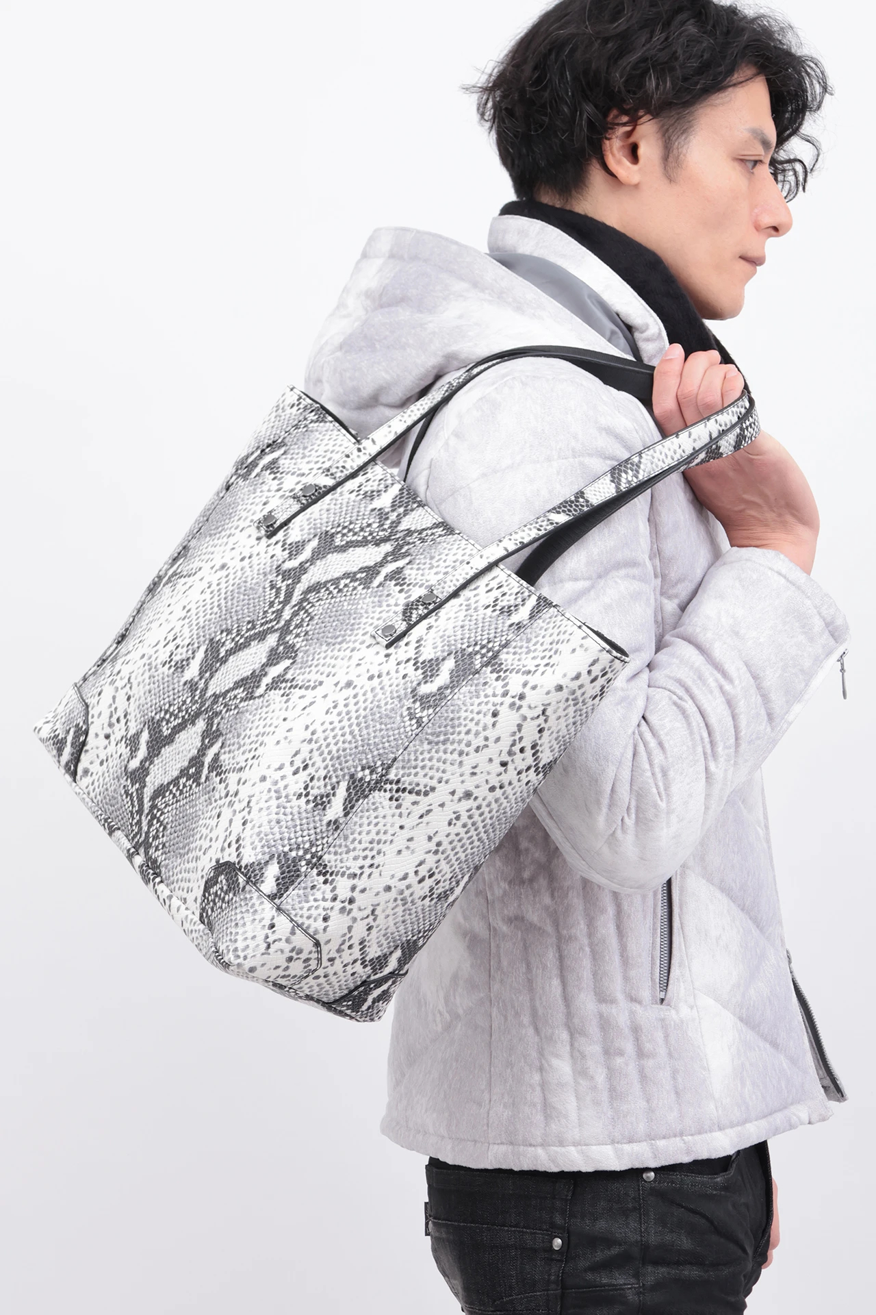 TORNADO MART∴パイソンプリントレザートートバッグ / TORNADO MART