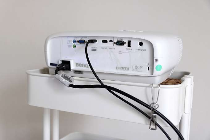 自宅がシアターに！プロジェクター初心者がBenQの4K『HT2550』を試して